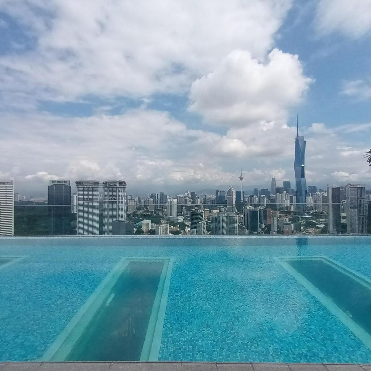 Pangsapuri Sky Pool At Riveria City- B